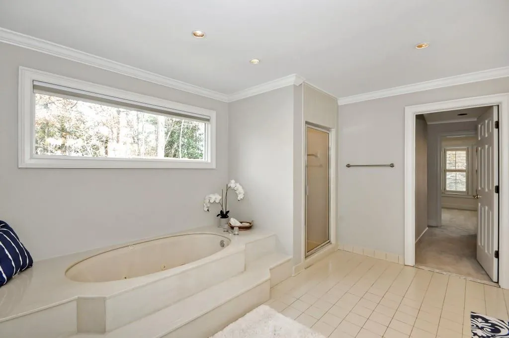 130 Barnard Place, Sandy Springs, Georgia 30328, 4 Bedrooms Bedrooms, ,4 BathroomsBathrooms,Residential,Sold,130 Barnard Place,6110370