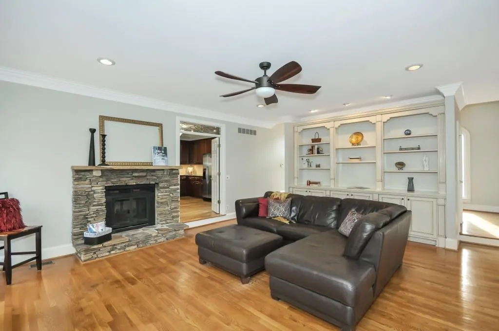 130 Barnard Place, Sandy Springs, Georgia 30328, 4 Bedrooms Bedrooms, ,4 BathroomsBathrooms,Residential,Sold,130 Barnard Place,6110370
