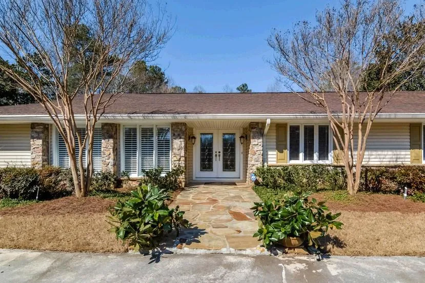 8025 Monticello Drive, Atlanta, Georgia 30350, 5 Bedrooms Bedrooms, ,4 BathroomsBathrooms,Residential,Sold,8025 Monticello Drive,5650643