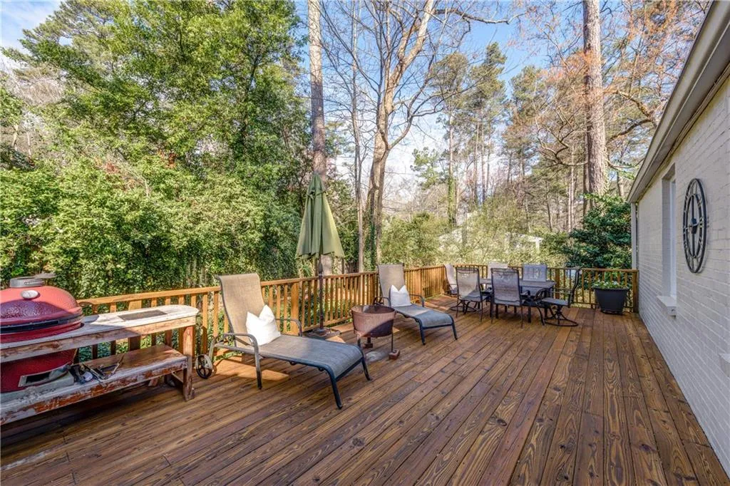 408 Meadowbrook Drive, Atlanta, Georgia 30342, 3 Bedrooms Bedrooms, ,3 BathroomsBathrooms,Residential,Sold,408 Meadowbrook Drive,6031710