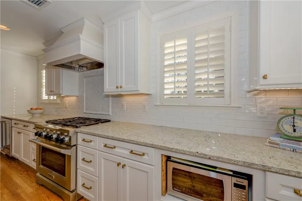408 Meadowbrook Drive, Atlanta, Georgia 30342, 3 Bedrooms Bedrooms, ,3 BathroomsBathrooms,Residential,Sold,408 Meadowbrook Drive,6031710