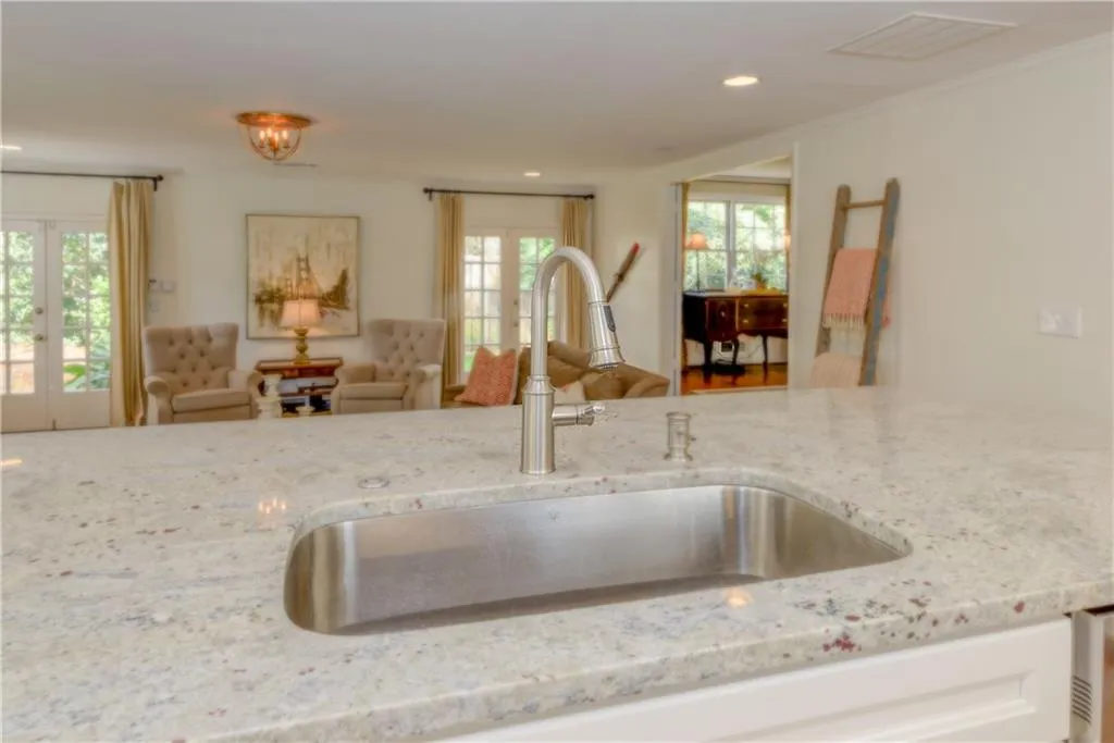 408 Meadowbrook Drive, Atlanta, Georgia 30342, 3 Bedrooms Bedrooms, ,3 BathroomsBathrooms,Residential,Sold,408 Meadowbrook Drive,6031710
