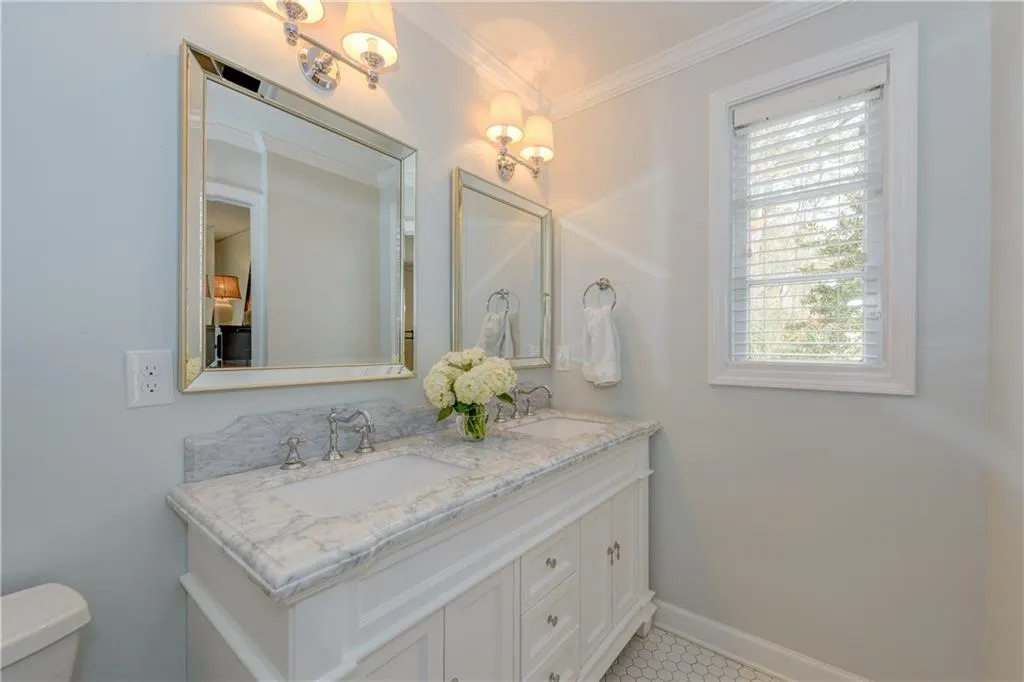 408 Meadowbrook Drive, Atlanta, Georgia 30342, 3 Bedrooms Bedrooms, ,3 BathroomsBathrooms,Residential,Sold,408 Meadowbrook Drive,6031710