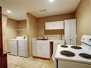 245 Trowbridge Road, Atlanta, Georgia 30350, 6 Bedrooms Bedrooms, ,5 BathroomsBathrooms,Residential,Sold,245 Trowbridge Road,6022133