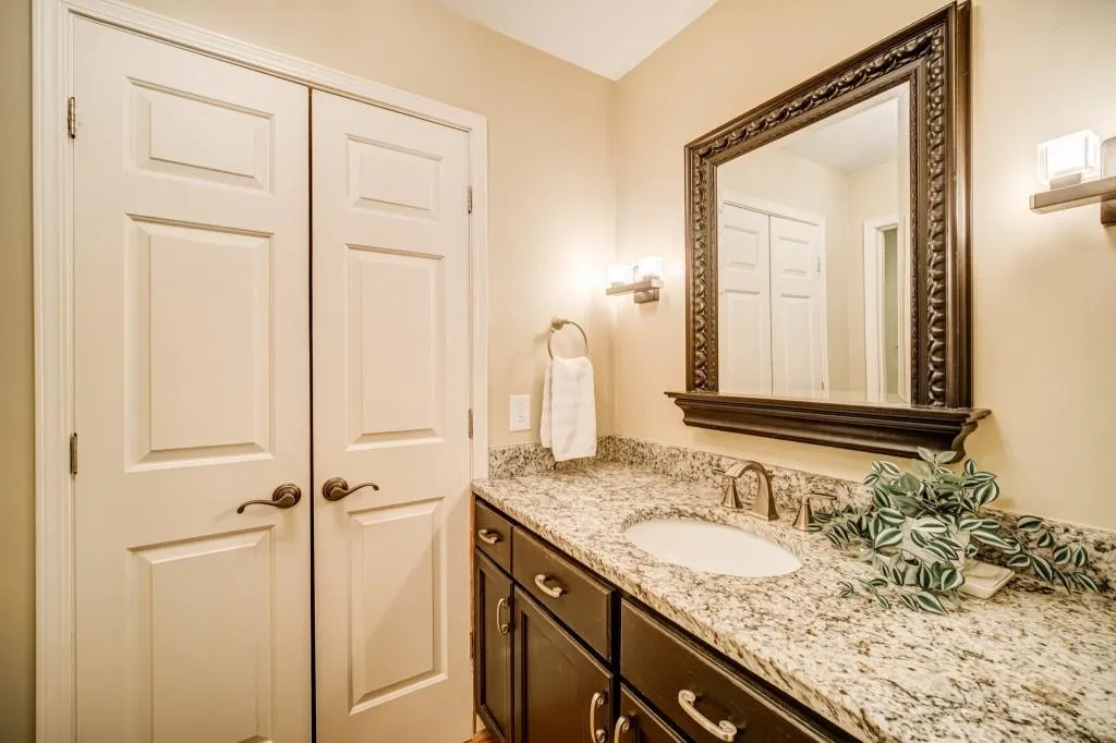 602 Bainbridge Drive, Atlanta, Georgia 30327, 2 Bedrooms Bedrooms, ,2 BathroomsBathrooms,Residential,Sold,602 Bainbridge Drive,6989102