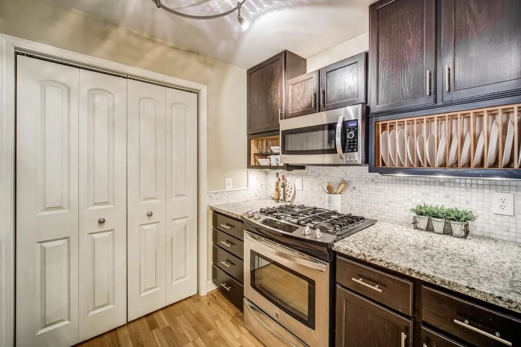 602 Bainbridge Drive, Atlanta, Georgia 30327, 2 Bedrooms Bedrooms, ,2 BathroomsBathrooms,Residential,Sold,602 Bainbridge Drive,6989102