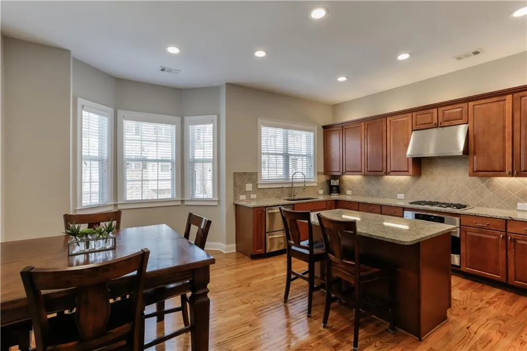 2983 Rivergreen Lane Se, Atlanta, Georgia 30339, 3 Bedrooms Bedrooms, ,3 BathroomsBathrooms,Residential,Sold,2983 Rivergreen Lane Se,5977783