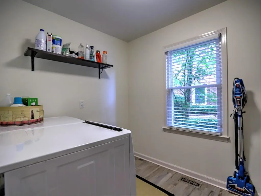 52 Brandon Ridge Drive, Atlanta, Georgia 30328, 3 Bedrooms Bedrooms, ,2 BathroomsBathrooms,Residential,Sold,52 Brandon Ridge Drive,6799590