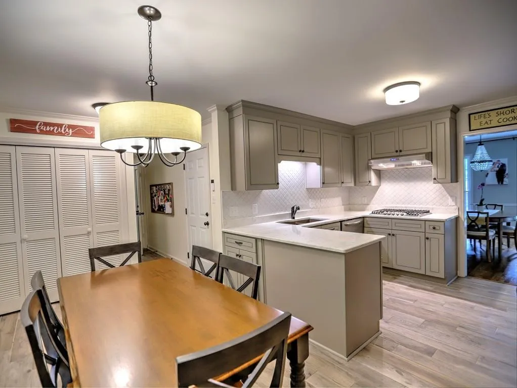 52 Brandon Ridge Drive, Atlanta, Georgia 30328, 3 Bedrooms Bedrooms, ,2 BathroomsBathrooms,Residential,Sold,52 Brandon Ridge Drive,6799590