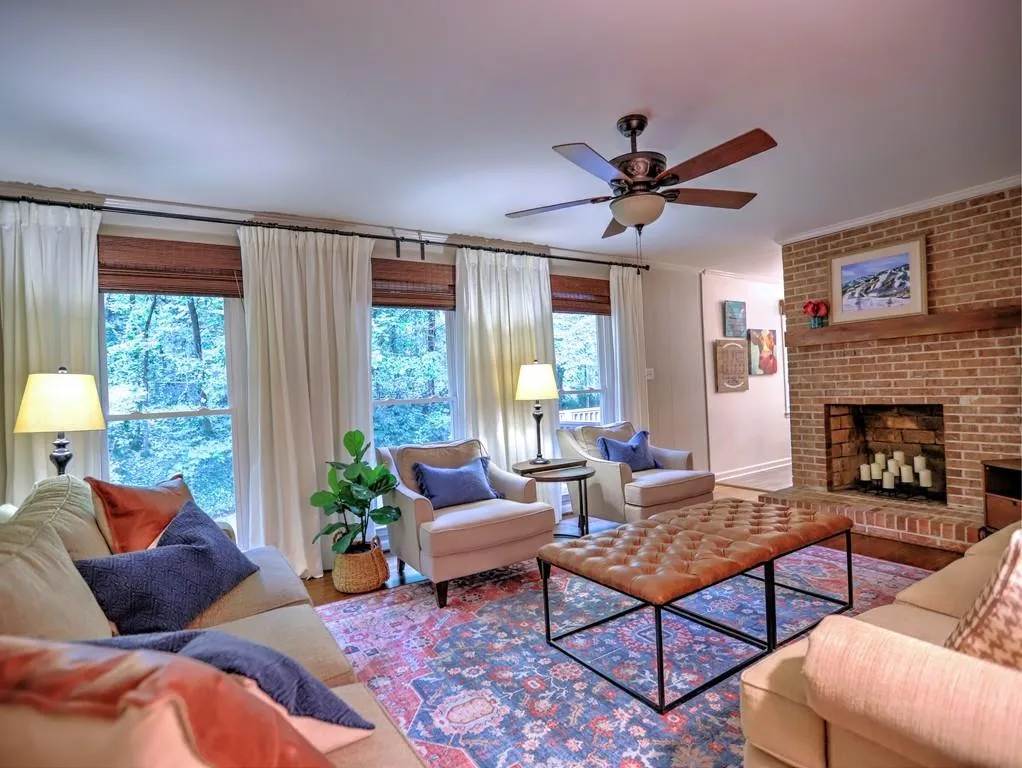 52 Brandon Ridge Drive, Atlanta, Georgia 30328, 3 Bedrooms Bedrooms, ,2 BathroomsBathrooms,Residential,Sold,52 Brandon Ridge Drive,6799590