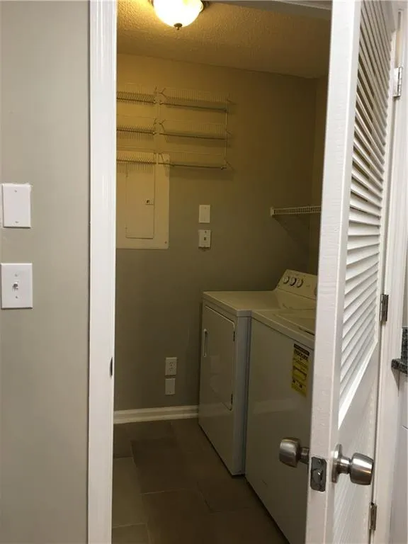 608 Granville Court Unit 608, Atlanta, Georgia 30328, 2 Bedrooms Bedrooms, ,2 BathroomsBathrooms,Residential,Sold,608 Granville Court Unit 608,5860639