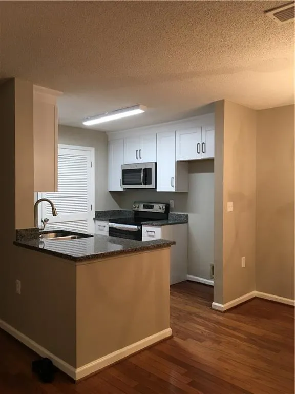 608 Granville Court Unit 608, Atlanta, Georgia 30328, 2 Bedrooms Bedrooms, ,2 BathroomsBathrooms,Residential,Sold,608 Granville Court Unit 608,5860639