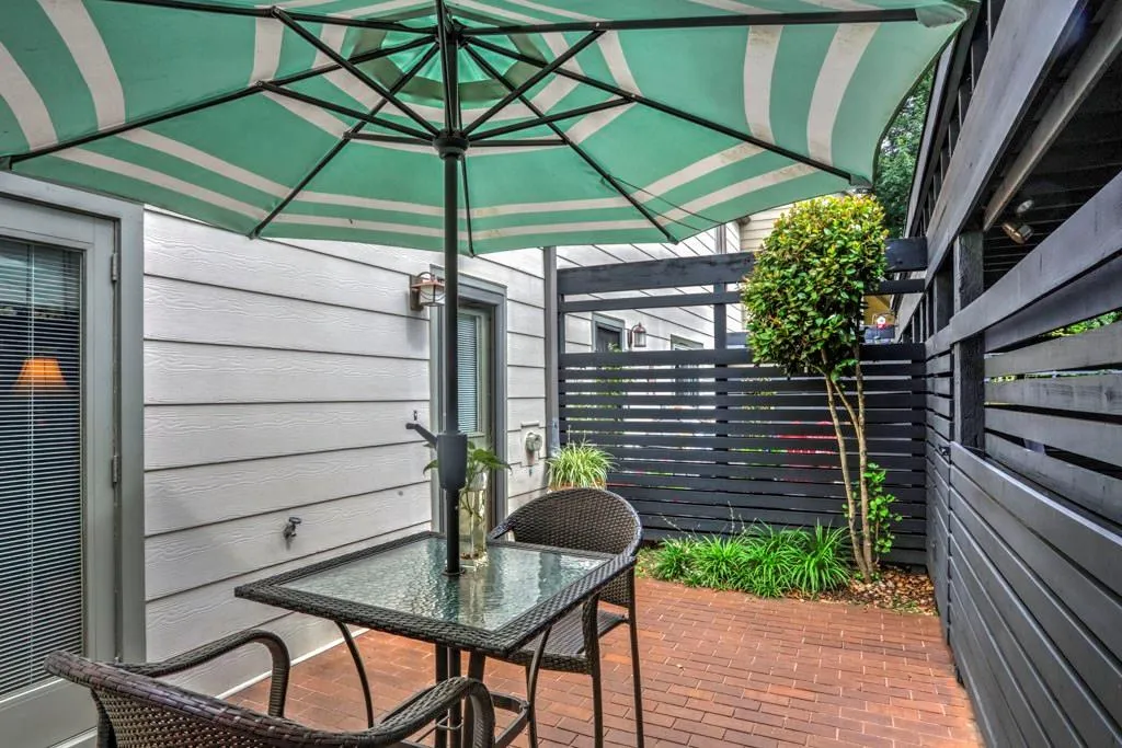 30 Forrest Place Ne, Sandy Springs, Georgia 30328, 3 Bedrooms Bedrooms, ,2 BathroomsBathrooms,Residential,Sold,30 Forrest Place Ne,6039611