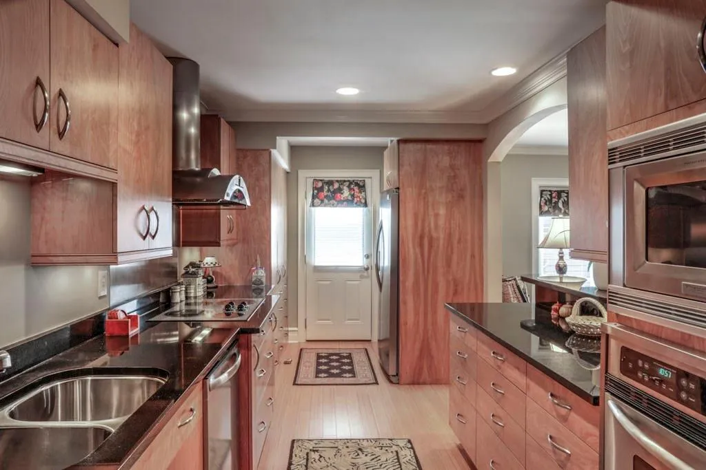 30 Forrest Place Ne, Sandy Springs, Georgia 30328, 3 Bedrooms Bedrooms, ,2 BathroomsBathrooms,Residential,Sold,30 Forrest Place Ne,6039611