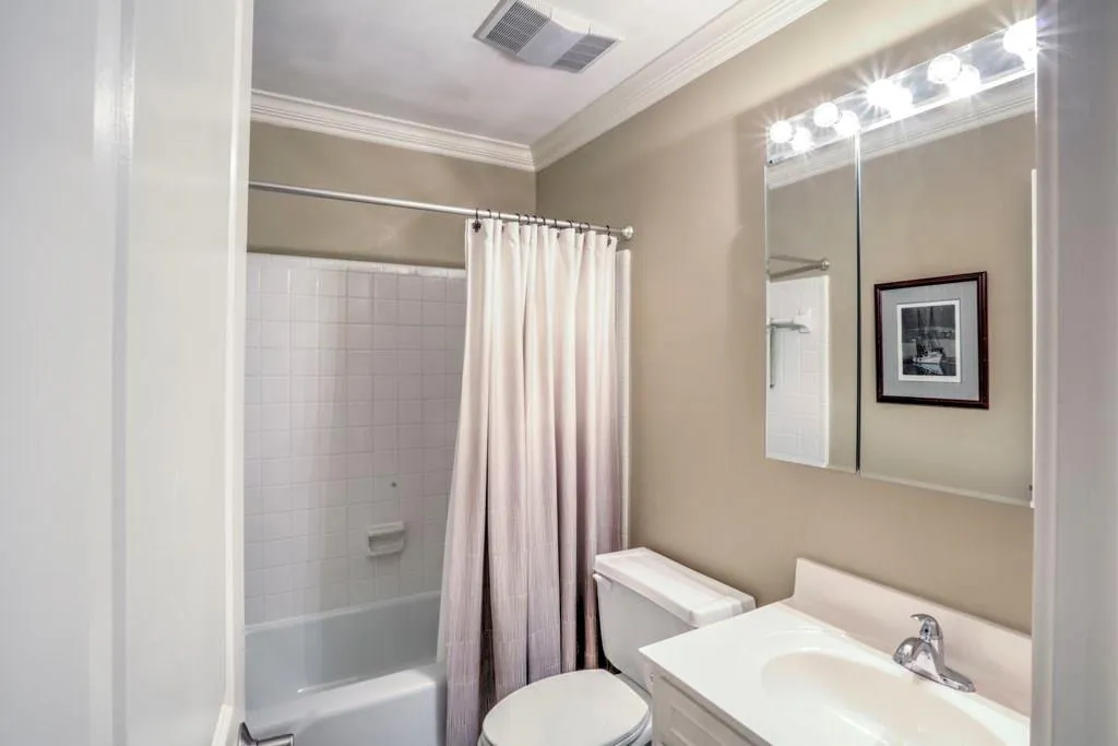 30 Forrest Place Ne, Sandy Springs, Georgia 30328, 3 Bedrooms Bedrooms, ,2 BathroomsBathrooms,Residential,Sold,30 Forrest Place Ne,6039611