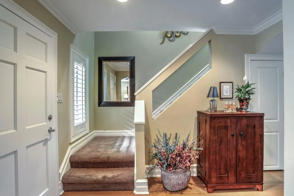 30 Forrest Place Ne, Sandy Springs, Georgia 30328, 3 Bedrooms Bedrooms, ,2 BathroomsBathrooms,Residential,Sold,30 Forrest Place Ne,6039611