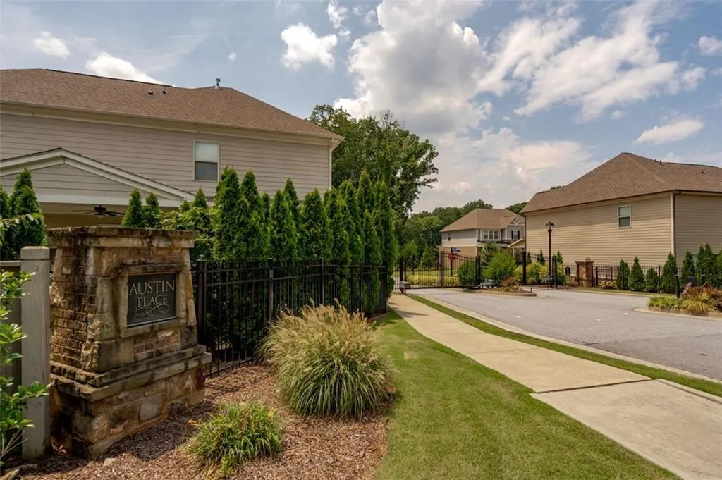 133 Austin Drive, Atlanta, Georgia 30328, 4 Bedrooms Bedrooms, ,3 BathroomsBathrooms,Residential,Sold,133 Austin Drive,6932425