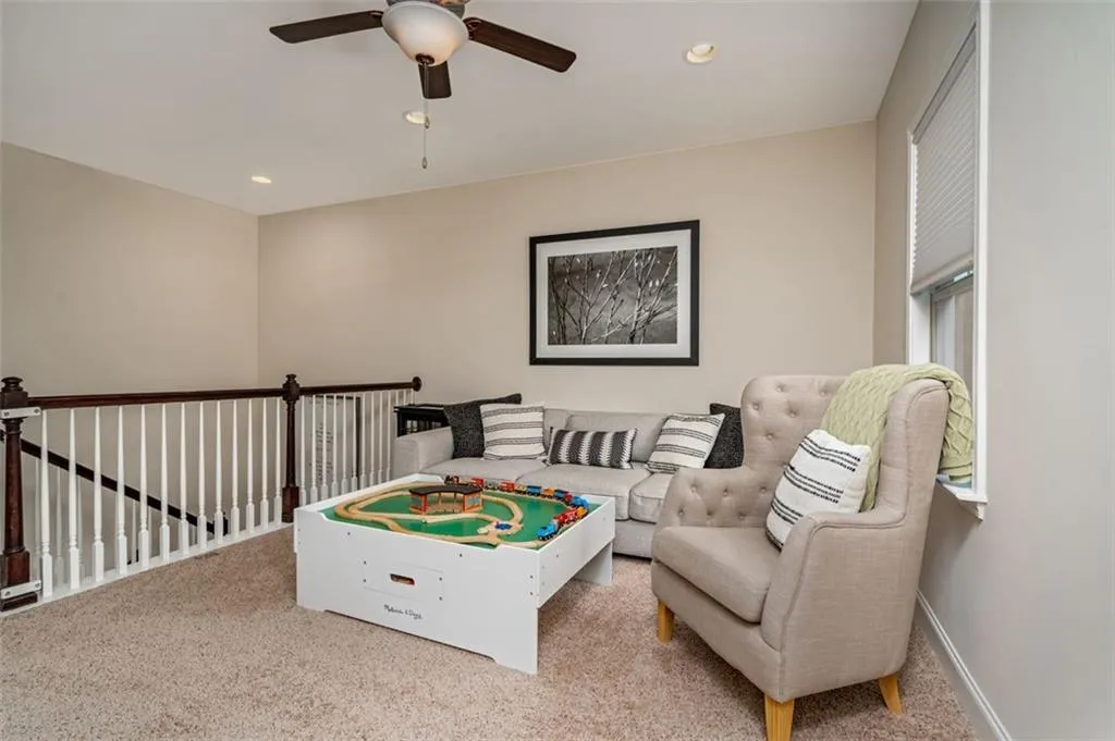 133 Austin Drive, Atlanta, Georgia 30328, 4 Bedrooms Bedrooms, ,3 BathroomsBathrooms,Residential,Sold,133 Austin Drive,6932425