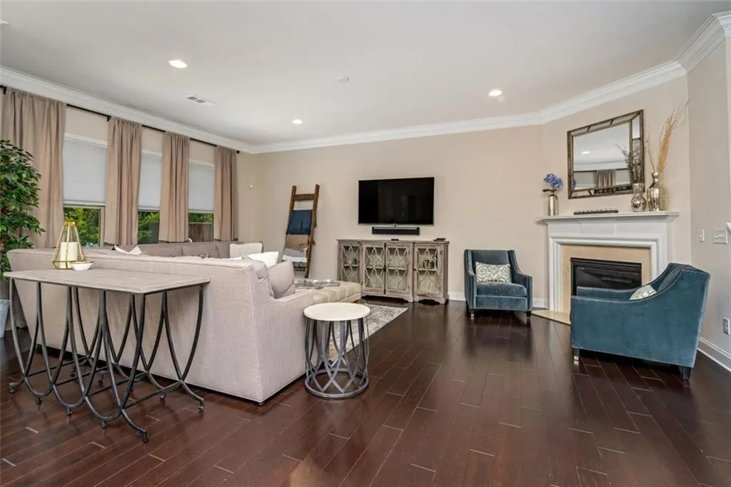 133 Austin Drive, Atlanta, Georgia 30328, 4 Bedrooms Bedrooms, ,3 BathroomsBathrooms,Residential,Sold,133 Austin Drive,6932425