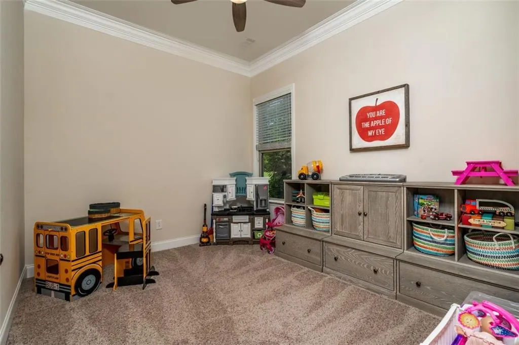 133 Austin Drive, Atlanta, Georgia 30328, 4 Bedrooms Bedrooms, ,3 BathroomsBathrooms,Residential,Sold,133 Austin Drive,6932425