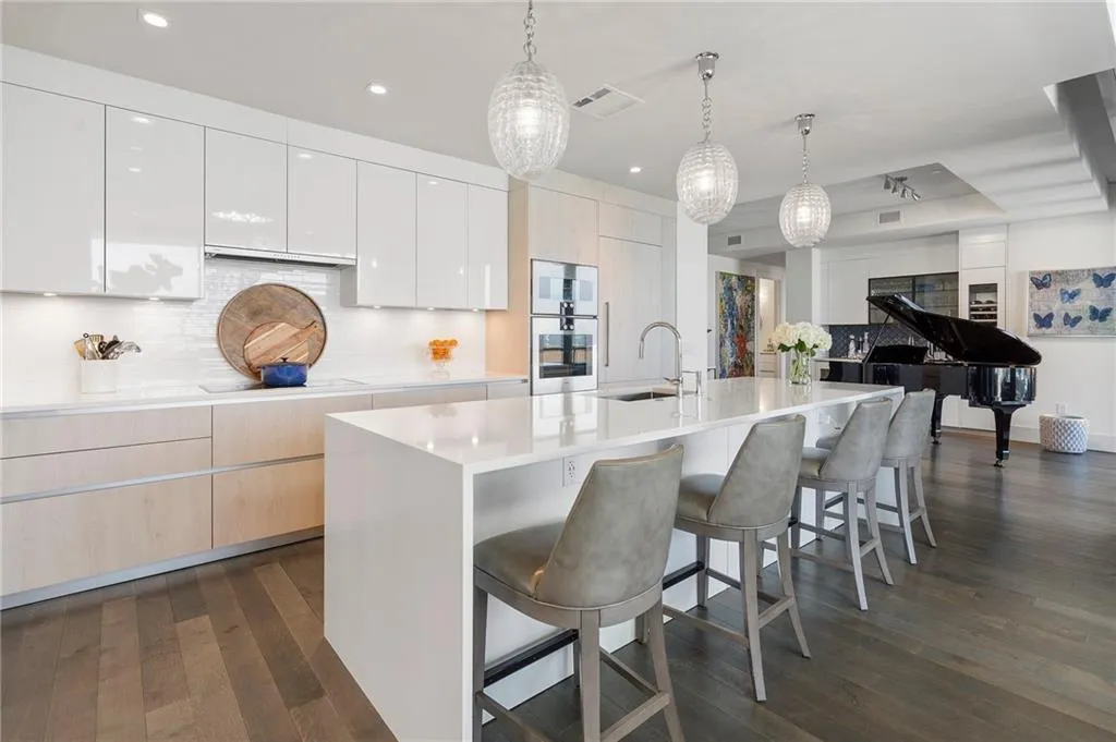 3107 Peachtree Road Ne Unit 1101, Atlanta, Georgia 30305, 3 Bedrooms Bedrooms, ,3 BathroomsBathrooms,Residential,For Sale,3107 Peachtree Road Ne Unit 1101,7444687