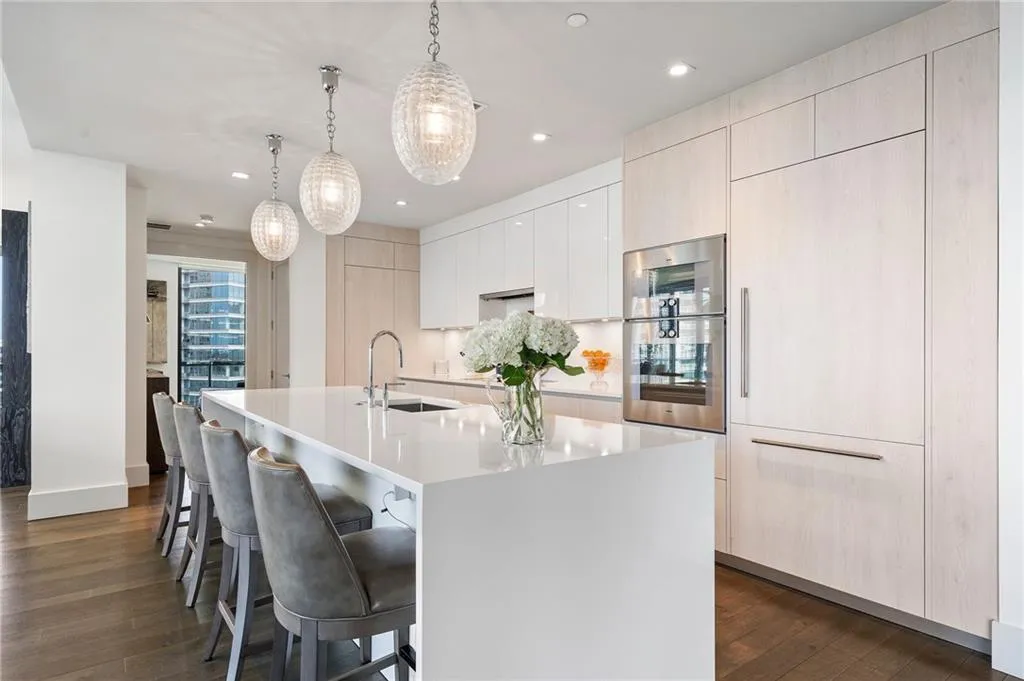 3107 Peachtree Road Ne Unit 1101, Atlanta, Georgia 30305, 3 Bedrooms Bedrooms, ,3 BathroomsBathrooms,Residential,For Sale,3107 Peachtree Road Ne Unit 1101,7444687