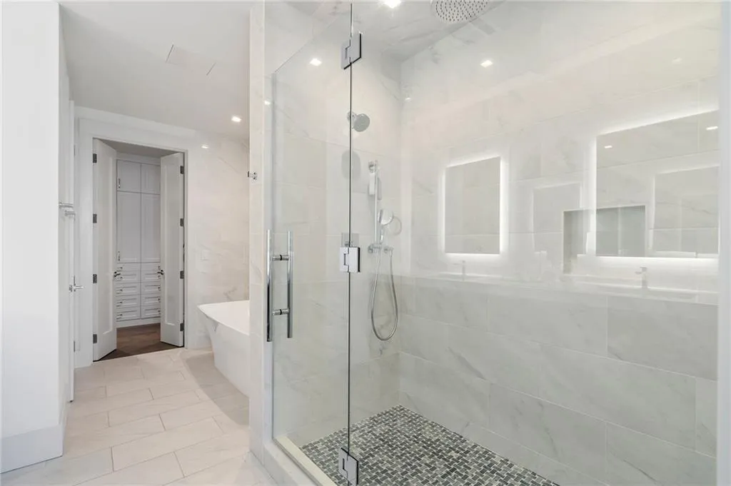 3107 Peachtree Road Ne Unit 1101, Atlanta, Georgia 30305, 3 Bedrooms Bedrooms, ,3 BathroomsBathrooms,Residential,For Sale,3107 Peachtree Road Ne Unit 1101,7444687