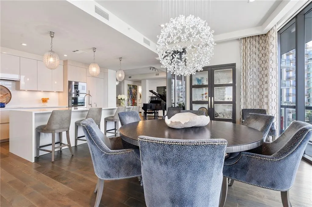 3107 Peachtree Road Ne Unit 1101, Atlanta, Georgia 30305, 3 Bedrooms Bedrooms, ,3 BathroomsBathrooms,Residential,For Sale,3107 Peachtree Road Ne Unit 1101,7444687