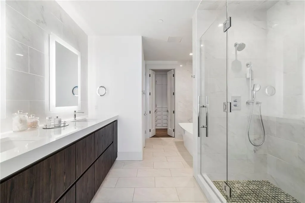 3107 Peachtree Road Ne Unit 1101, Atlanta, Georgia 30305, 3 Bedrooms Bedrooms, ,3 BathroomsBathrooms,Residential,For Sale,3107 Peachtree Road Ne Unit 1101,7444687