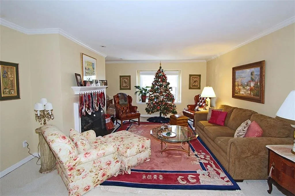 41 Glenald Way Nw Unit 41, Atlanta, Georgia 30327, 3 Bedrooms Bedrooms, ,2 BathroomsBathrooms,Residential,Sold,41 Glenald Way Nw Unit 41,5647175