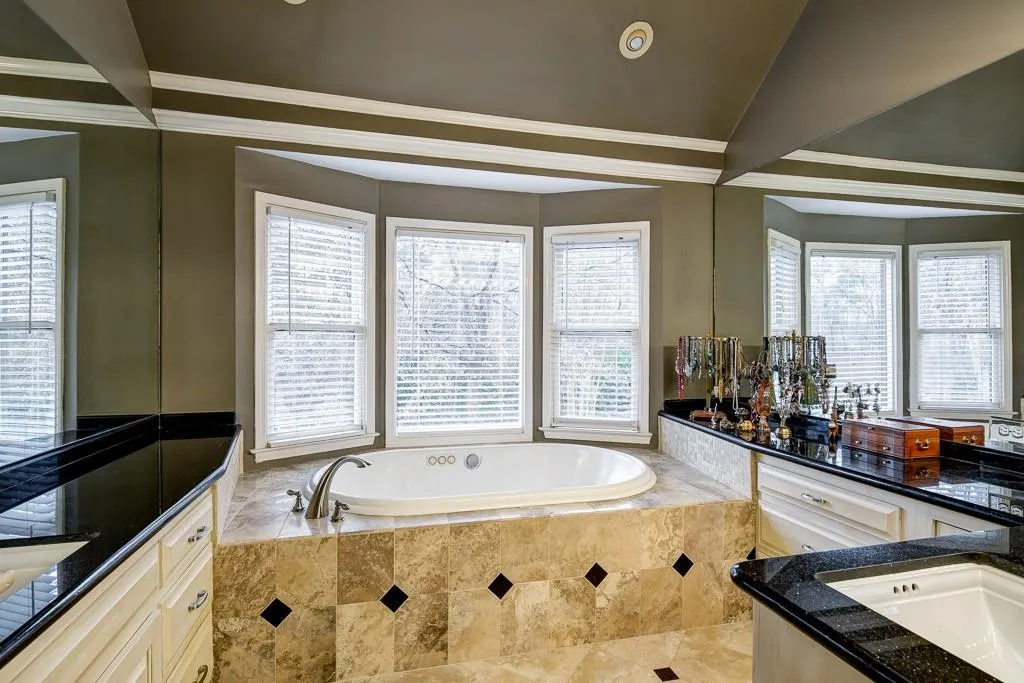 1765 Redbourne Drive, Atlanta, Georgia 30350, 5 Bedrooms Bedrooms, ,5 BathroomsBathrooms,Residential,Sold,1765 Redbourne Drive,5816135