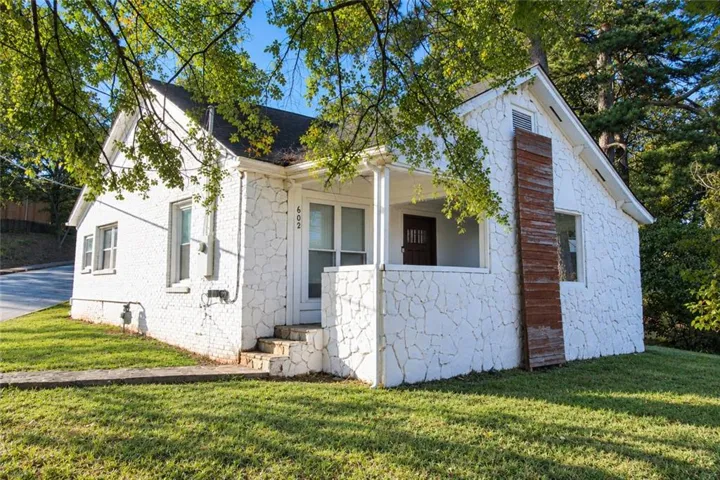 602 W Lake Avenue Nw, Atlanta, Georgia 30318