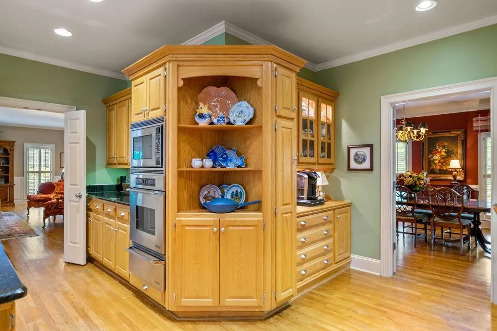 8200 Sullivan Hill Road, Sandy Springs, Georgia 30350, 5 Bedrooms Bedrooms, ,4 BathroomsBathrooms,Residential,Sold,8200 Sullivan Hill Road,7213804