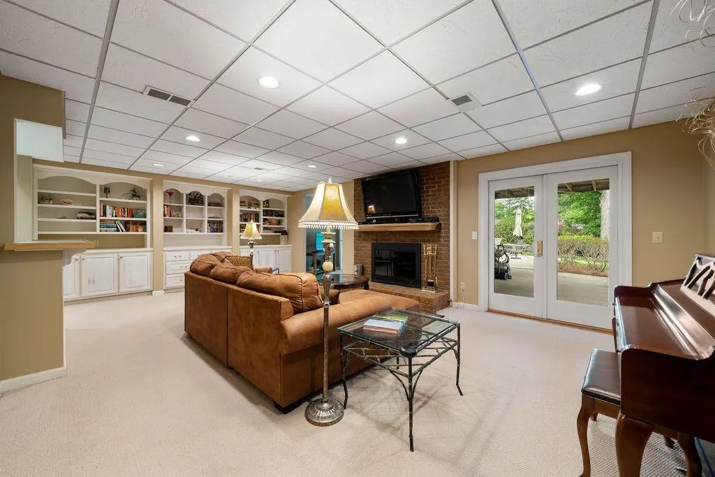 8200 Sullivan Hill Road, Sandy Springs, Georgia 30350, 5 Bedrooms Bedrooms, ,4 BathroomsBathrooms,Residential,Sold,8200 Sullivan Hill Road,7213804
