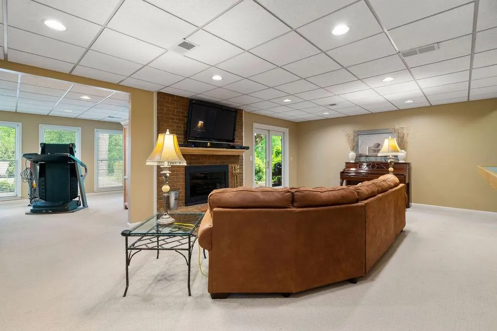 8200 Sullivan Hill Road, Sandy Springs, Georgia 30350, 5 Bedrooms Bedrooms, ,4 BathroomsBathrooms,Residential,Sold,8200 Sullivan Hill Road,7213804