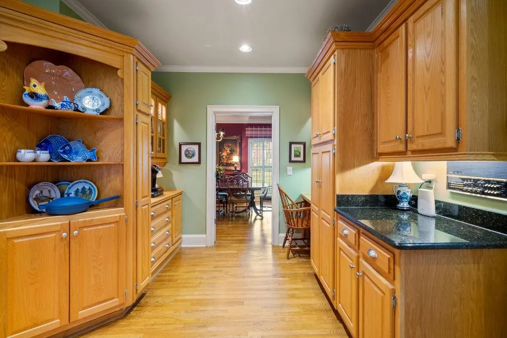 8200 Sullivan Hill Road, Sandy Springs, Georgia 30350, 5 Bedrooms Bedrooms, ,4 BathroomsBathrooms,Residential,Sold,8200 Sullivan Hill Road,7213804