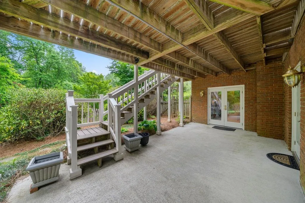 8200 Sullivan Hill Road, Sandy Springs, Georgia 30350, 5 Bedrooms Bedrooms, ,4 BathroomsBathrooms,Residential,Sold,8200 Sullivan Hill Road,7213804