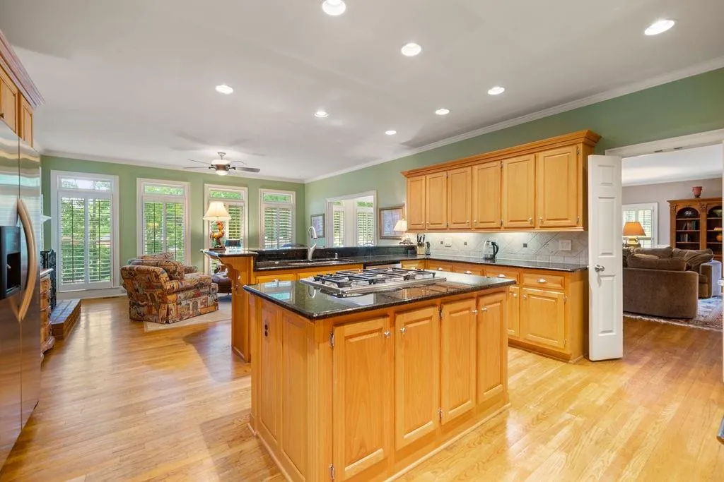 8200 Sullivan Hill Road, Sandy Springs, Georgia 30350, 5 Bedrooms Bedrooms, ,4 BathroomsBathrooms,Residential,Sold,8200 Sullivan Hill Road,7213804