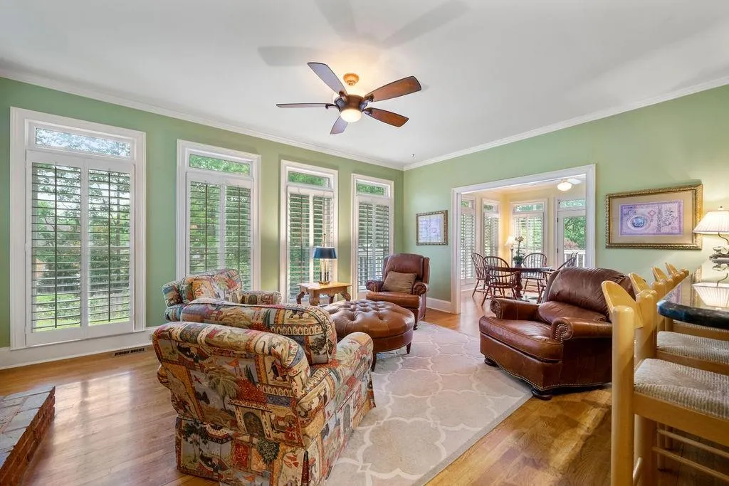 8200 Sullivan Hill Road, Sandy Springs, Georgia 30350, 5 Bedrooms Bedrooms, ,4 BathroomsBathrooms,Residential,Sold,8200 Sullivan Hill Road,7213804