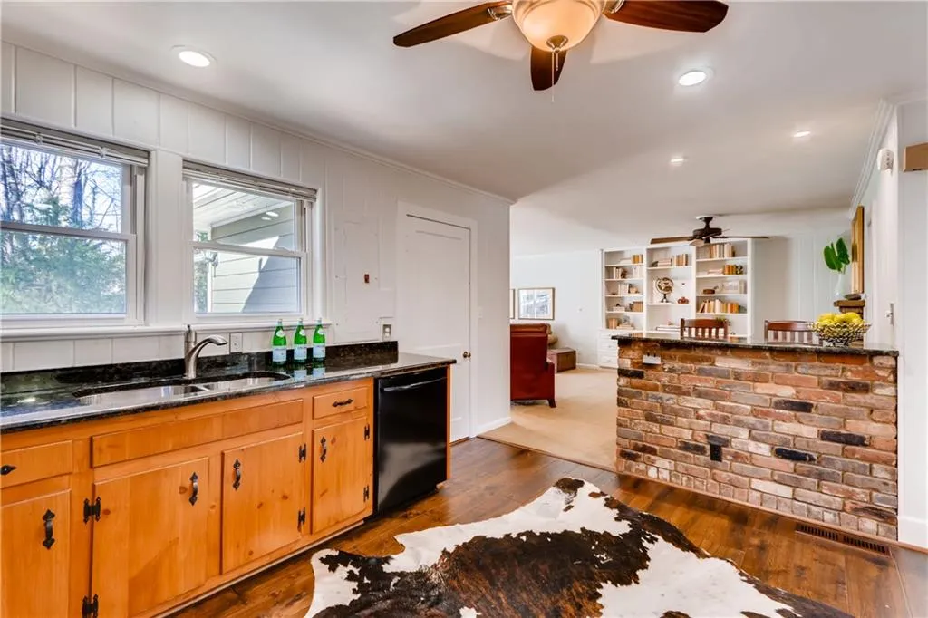 520 Carolwood Lane, Atlanta, Georgia 30342, 3 Bedrooms Bedrooms, ,2 BathroomsBathrooms,Residential,Sold,520 Carolwood Lane,6511761 520 Carolwood Lane, Atlanta, Georgia 30342, 3 Bedrooms Bedrooms, ,2 BathroomsBathrooms,Residential,Sold,520 Carolwood Lane,6511761