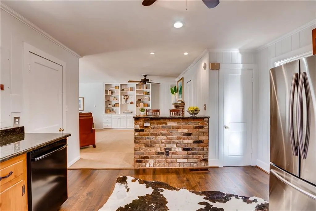 520 Carolwood Lane, Atlanta, Georgia 30342, 3 Bedrooms Bedrooms, ,2 BathroomsBathrooms,Residential,Sold,520 Carolwood Lane,6511761 520 Carolwood Lane, Atlanta, Georgia 30342, 3 Bedrooms Bedrooms, ,2 BathroomsBathrooms,Residential,Sold,520 Carolwood Lane,6511761