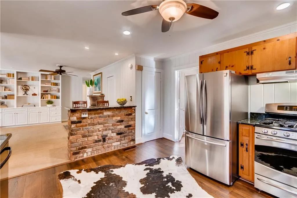 520 Carolwood Lane, Atlanta, Georgia 30342, 3 Bedrooms Bedrooms, ,2 BathroomsBathrooms,Residential,Sold,520 Carolwood Lane,6511761 520 Carolwood Lane, Atlanta, Georgia 30342, 3 Bedrooms Bedrooms, ,2 BathroomsBathrooms,Residential,Sold,520 Carolwood Lane,6511761