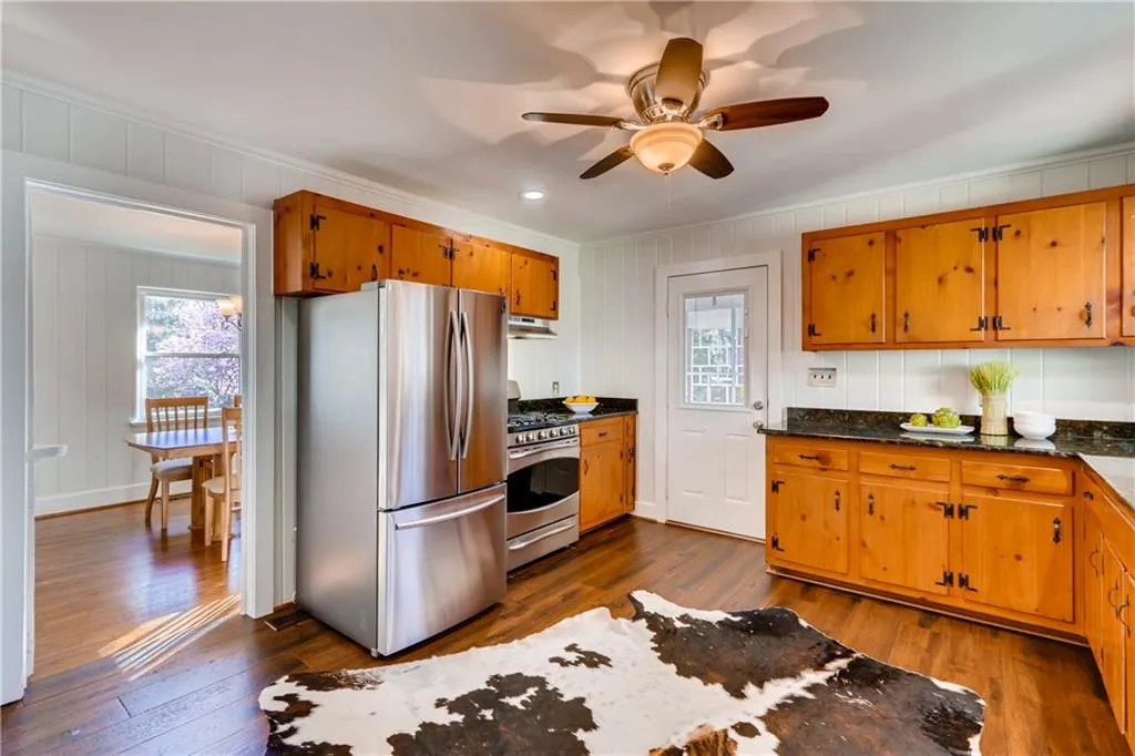 520 Carolwood Lane, Atlanta, Georgia 30342, 3 Bedrooms Bedrooms, ,2 BathroomsBathrooms,Residential,Sold,520 Carolwood Lane,6511761 520 Carolwood Lane, Atlanta, Georgia 30342, 3 Bedrooms Bedrooms, ,2 BathroomsBathrooms,Residential,Sold,520 Carolwood Lane,6511761