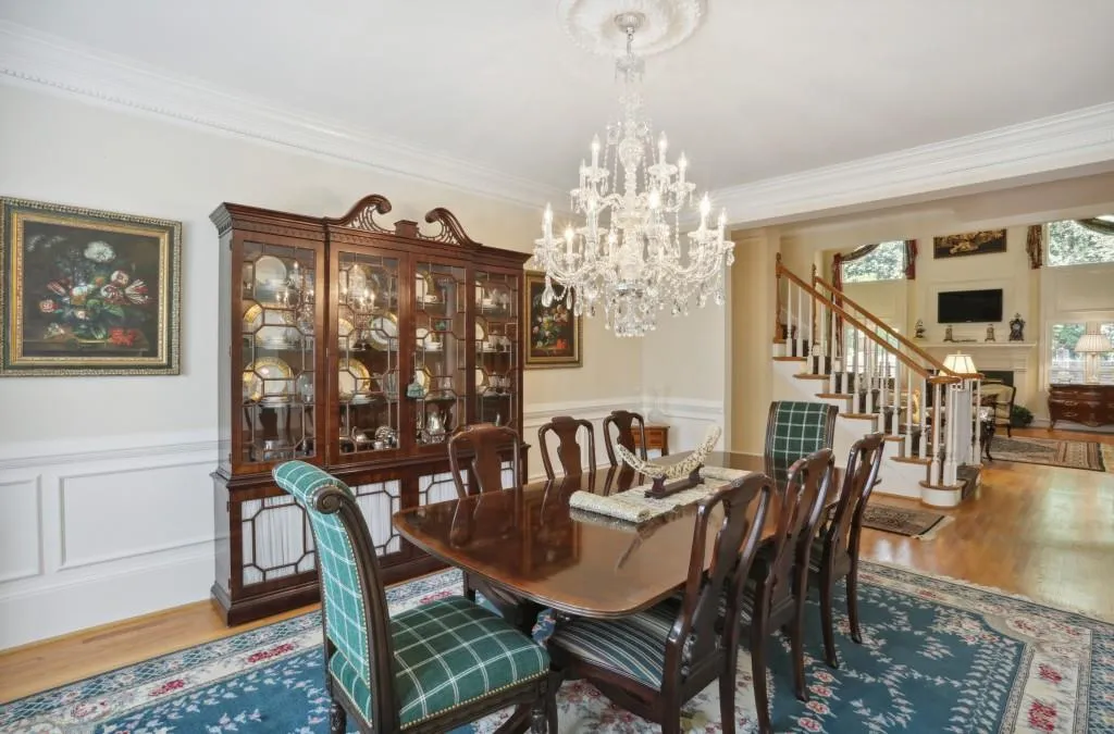 120 Grosvenor Place, Sandy Springs, Georgia 30328, 4 Bedrooms Bedrooms, ,2 BathroomsBathrooms,Residential,Sold,120 Grosvenor Place,7111571