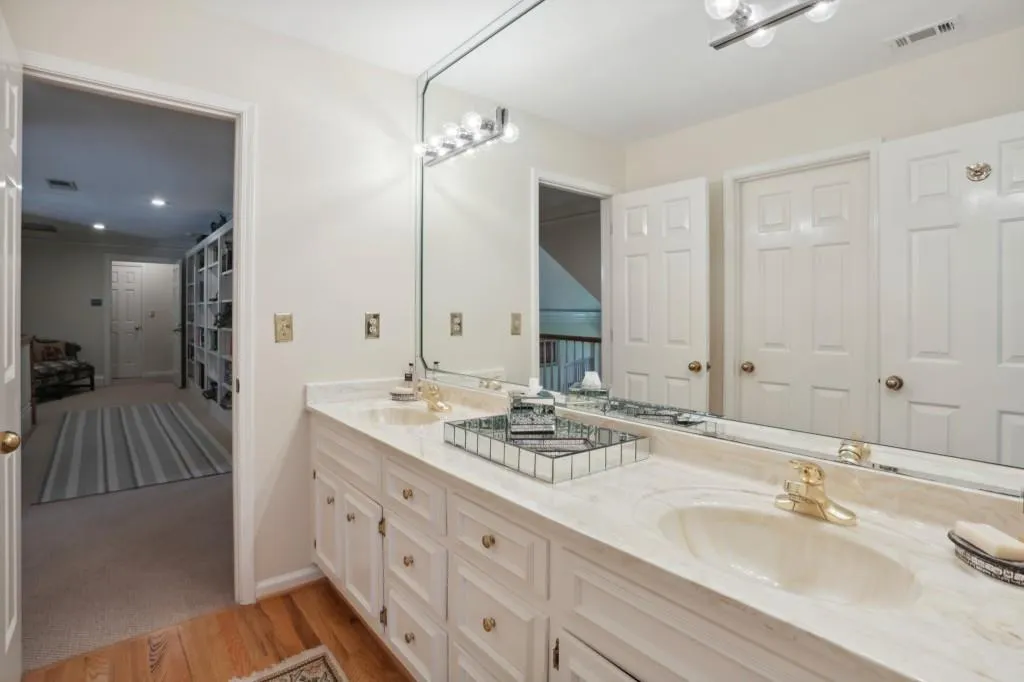 120 Grosvenor Place, Sandy Springs, Georgia 30328, 4 Bedrooms Bedrooms, ,2 BathroomsBathrooms,Residential,Sold,120 Grosvenor Place,7111571