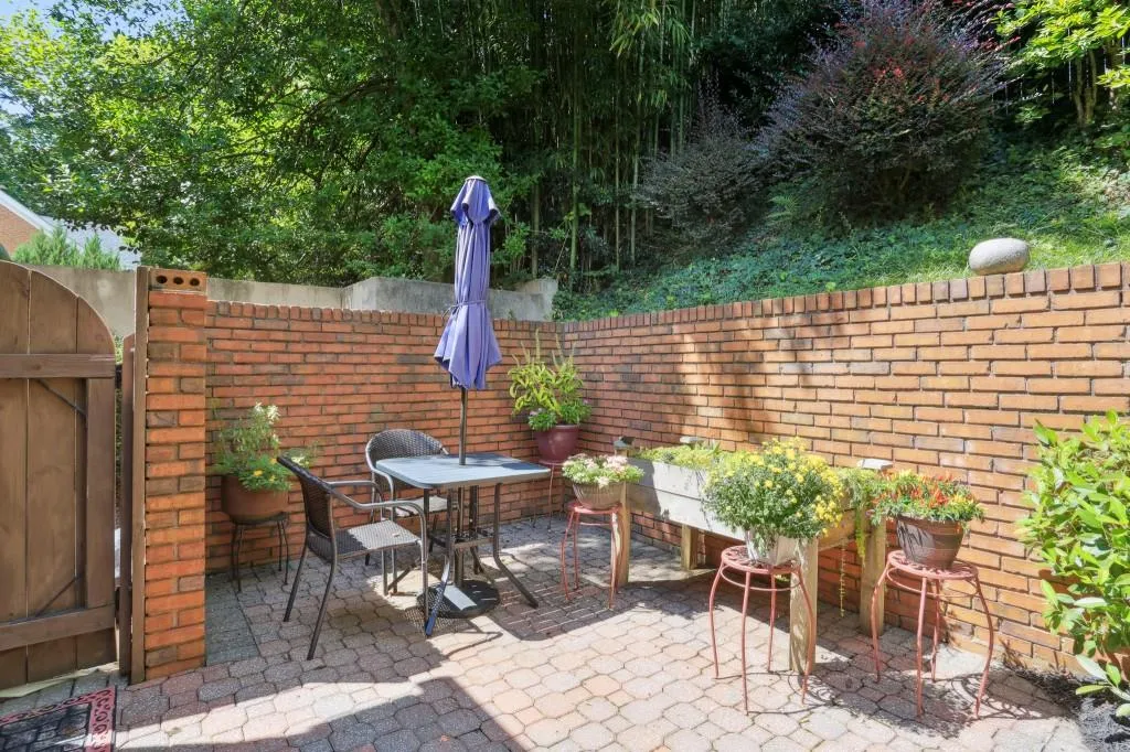 120 Grosvenor Place, Sandy Springs, Georgia 30328, 4 Bedrooms Bedrooms, ,2 BathroomsBathrooms,Residential,Sold,120 Grosvenor Place,7111571