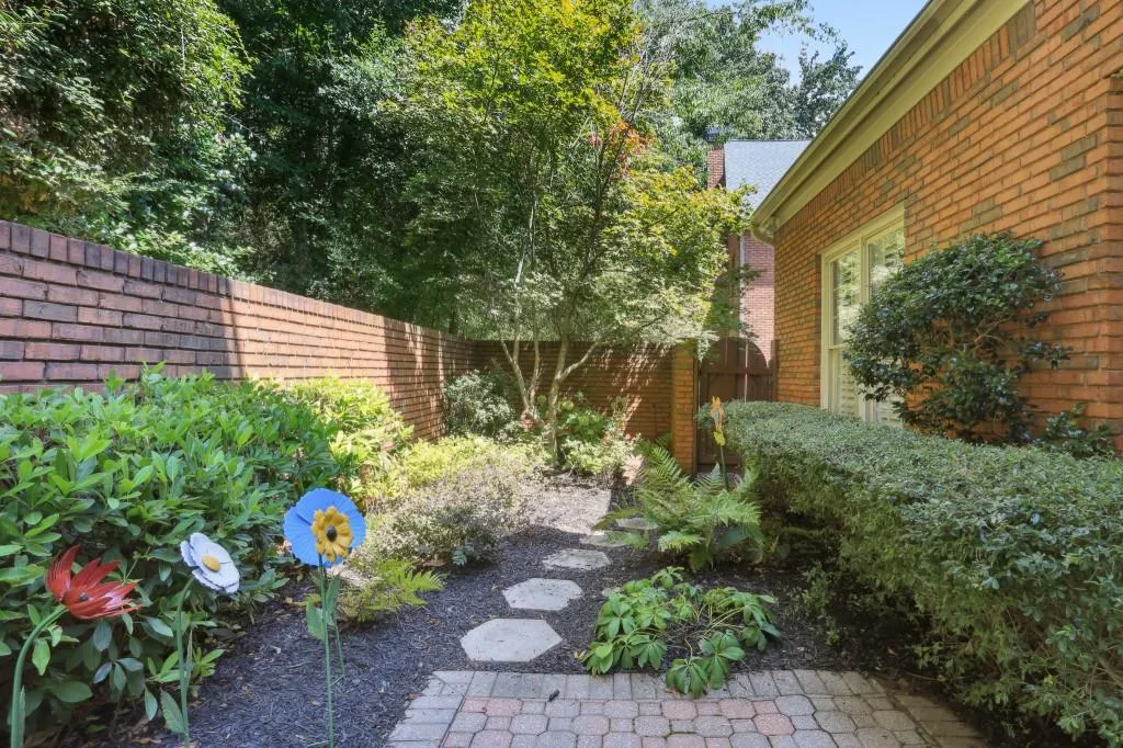 120 Grosvenor Place, Sandy Springs, Georgia 30328, 4 Bedrooms Bedrooms, ,2 BathroomsBathrooms,Residential,Sold,120 Grosvenor Place,7111571