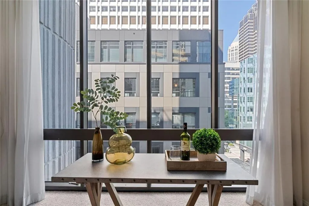 145 15th Street Ne Unit 602, Atlanta, Georgia 30309, 2 Bedrooms Bedrooms, ,2 BathroomsBathrooms,Residential,For Sale,145 15th Street Ne Unit 602,7613277