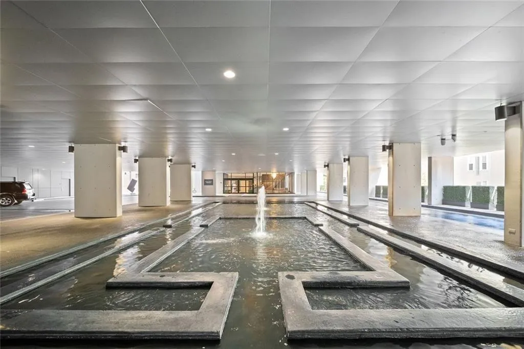 145 15th Street Ne Unit 602, Atlanta, Georgia 30309, 2 Bedrooms Bedrooms, ,2 BathroomsBathrooms,Residential,For Sale,145 15th Street Ne Unit 602,7613277