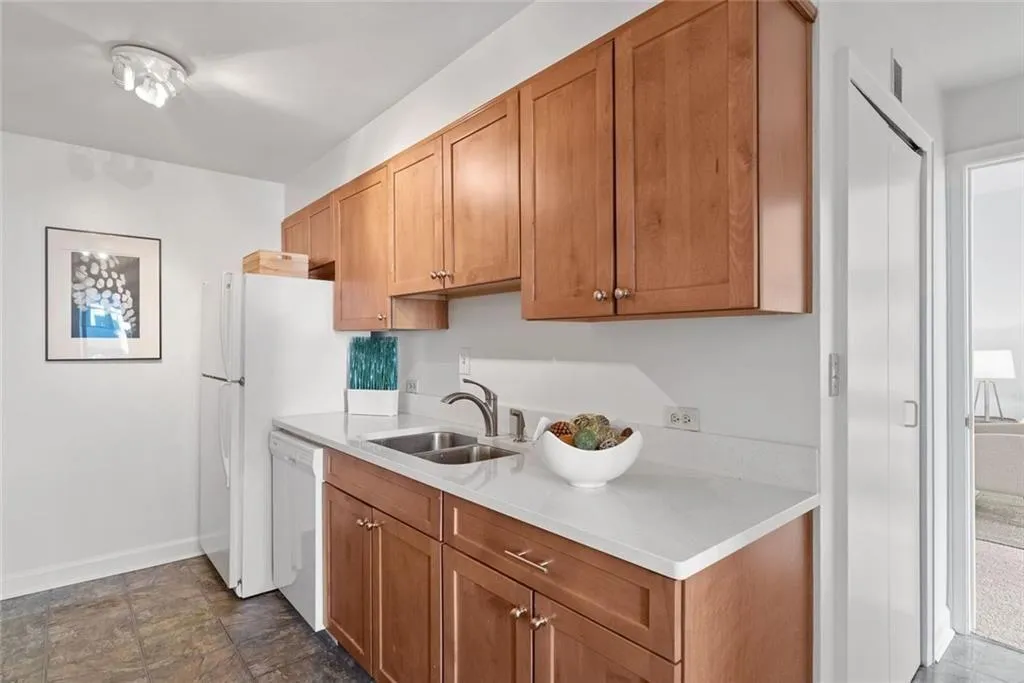 145 15th Street Ne Unit 602, Atlanta, Georgia 30309, 2 Bedrooms Bedrooms, ,2 BathroomsBathrooms,Residential,For Sale,145 15th Street Ne Unit 602,7613277